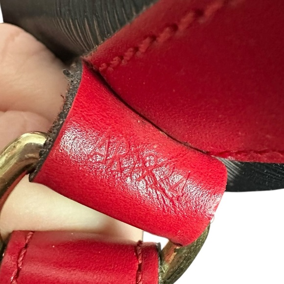 Louis Vuitton Black & Red Epi Leather Noe Castilian Drawstring Shoulder Bag - Picture 5 of 12